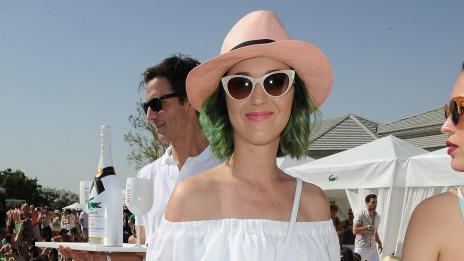 Кейти Пери – обикновена или семпла