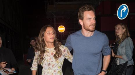 Щастливо влюбени: Алисия Викандер и Майкъл Фасбендер във Франция