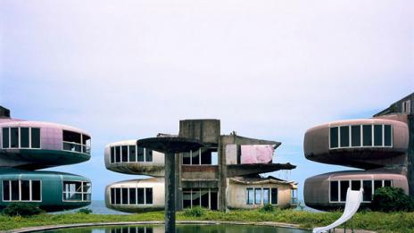 Разходка през три континента