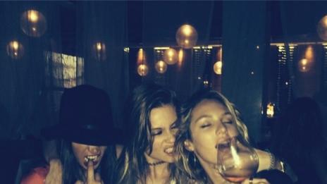 Бехати Принсло отпразнува моминското си парти