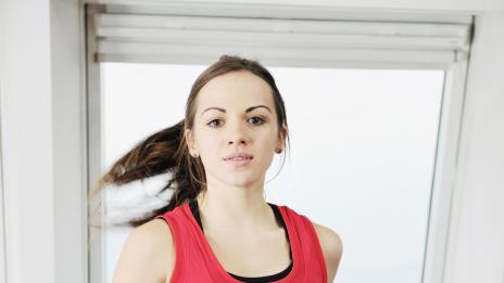 Ходенето под наклон оформя по-добре дупето