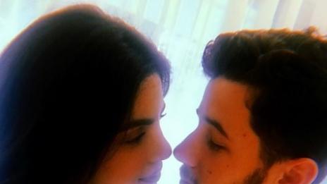 Официално сгодени: Приянка и Ник празнуваха в Мумбай