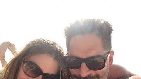 София Вергара и Джо Манганиело тънат в лукс на меден месец