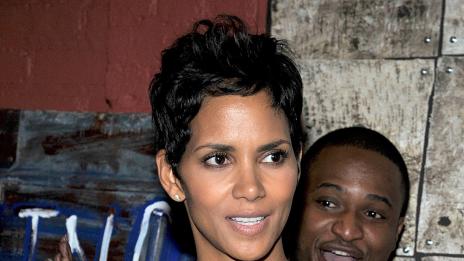 Хали Бери отново нападна за немарливост Обри