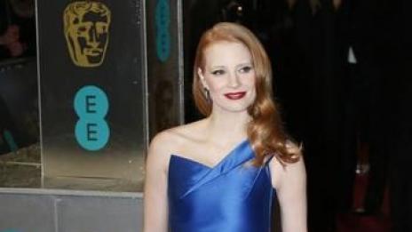 Джесика Частейн не признава биологичния си баща