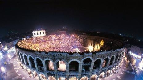 Античните римски амфитеатри, които все още събират тълпите
