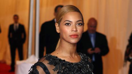 Бионсе иска помощ от Гуинет за роля във филм