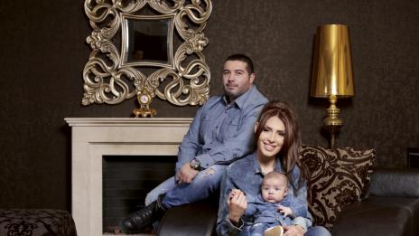 Златка Димитрова се оправи със свекървата, показа сина си