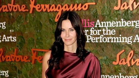 Кортни Кокс си хвана младо гадже