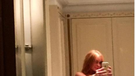 Линдзи по розово бельо на Хелоуин