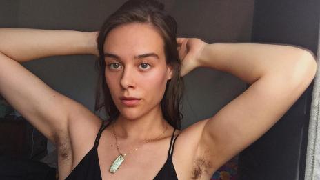 Бедствие на седмицата: Влогърка насърчава да не се бръснем