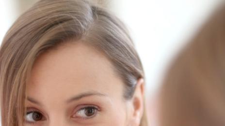 Как да направите порите си да изглеждат по-малки