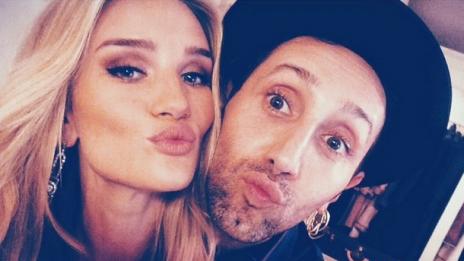 Роузи Хънтингтън-Уайтли мрази селфитата