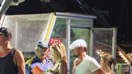 Леонардо ди Каприо заведе гаджето си на панаир