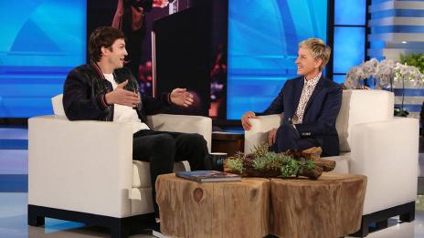 Аштън обяви жена си Мила Кунис за врачка