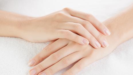 Няколко стъпки да се спасим от чупливите нокти