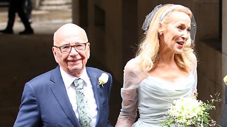 „Младото“ семейство Мърдок замина на меден месец