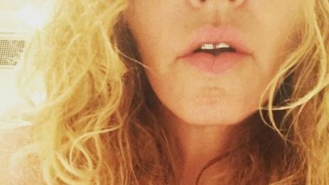 Мадона последва Кейти Пери и се съблече за Клинтън