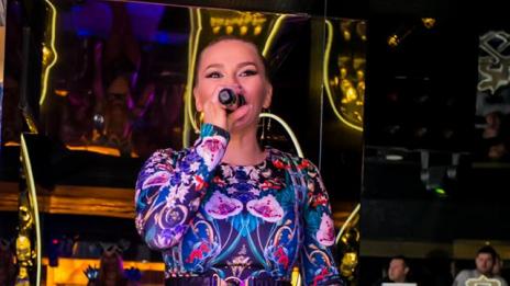 Деси Слава обеща пред гаджето: Започвам диета, ама от утре