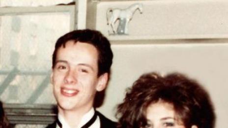 Вижте как са изглеждали звездите като абитуриенти