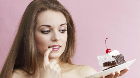 Как да се противопоставите на навика си да ядете сладко