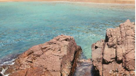 Да падат дрехи... Емили Ратайковски пак гола