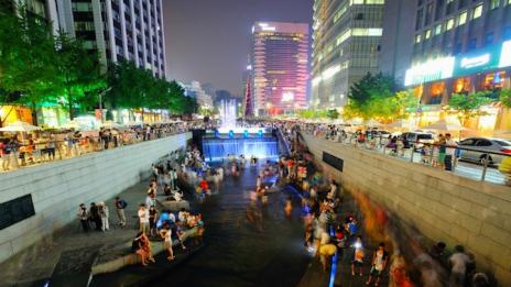 Разходка из потъналата градина на Сеул