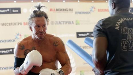 Мики Рурк се връща на боксовия ринг на 62 години