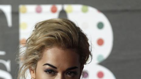 Рита Ора е новото материално момиче