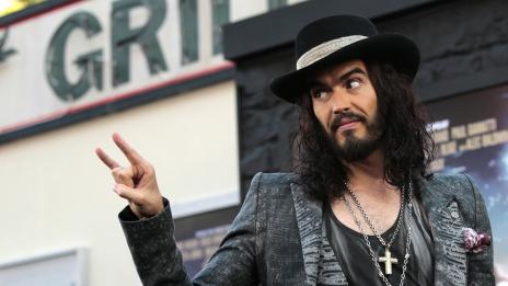 Ръсел Бранд ще празнува с родителите на Кейти Пери