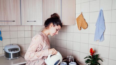6 ползи от пиенето на топла вода