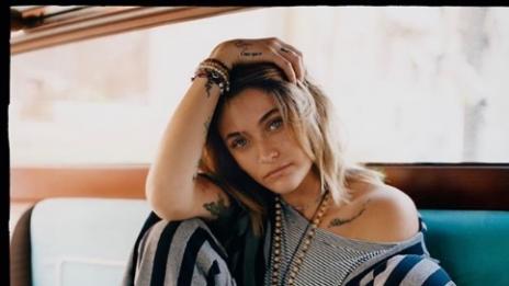 Оперираха дъщерята на Джако - Парис