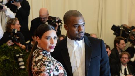 Ким Кардашян се е превърнала в робиня на Кание Уест