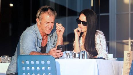 Мел Гибсън си хвана 24-годишно гадже