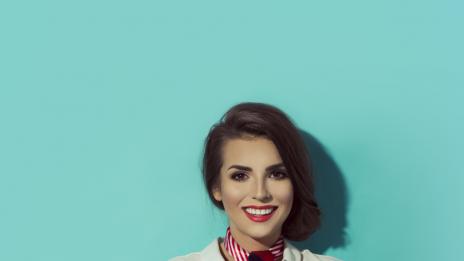 Стюардеса се скри в багажното