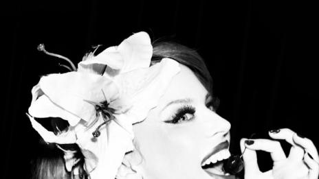 Кайли Миноуг е иконата на GQ