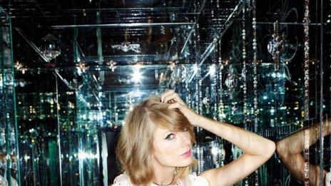 Тейлър Суифт: Не обичам да показвам пъпа си