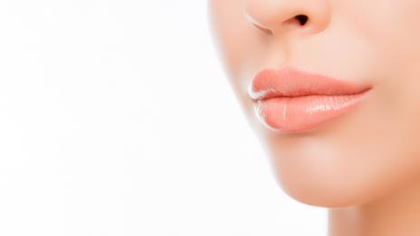 Домашна маска за устни – как да ги направим по-плътни?
