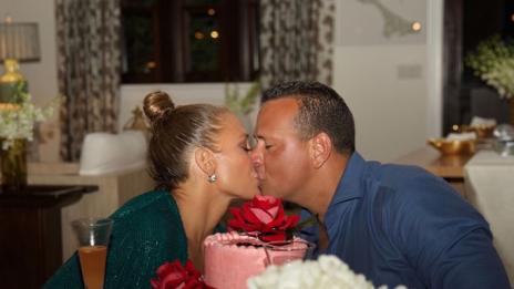 Ще застане ли Дженифър Лопес пред олтара за трети път?