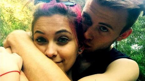 Парис Джексън показа новото си гадже футболист