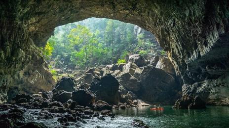 Най-голямата река в пещера в света