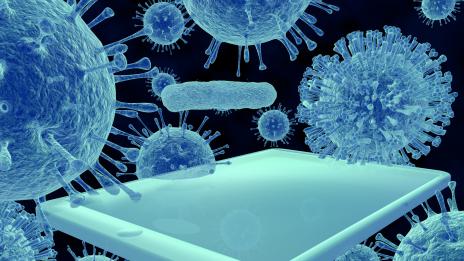 Мобилният с повече бактерии от седалката в тоалетната