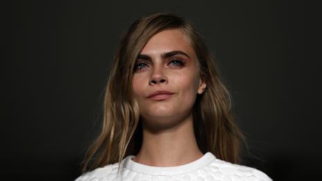 Кара Делевин завъртя любовен триъгълник