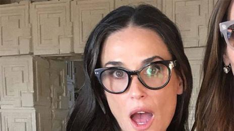 Деми подобри рекорда си, заби 25-годишния Ник Джонас