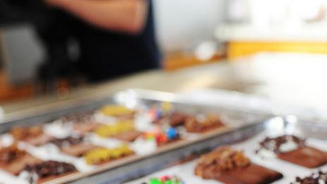 Шоколадови бисквити с топинг