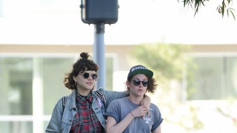 На левия бряг: Кристен Стюарт си хвана нова приятелка