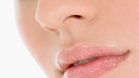 Как да изсветлите устните си
