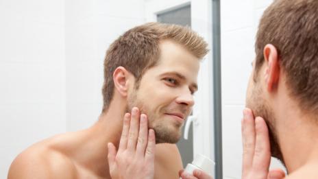 За мъже: Грижа за кожата през зимата