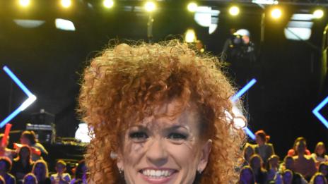 Люси Дяковска става майка на 40 години