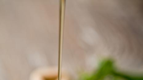 “Супер“ мед лекува рани и инфекции